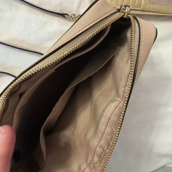 Michael Kors Jet Set East West Leather Crossbody with Michael Kors Gold Wallet - Picture 7 of 12